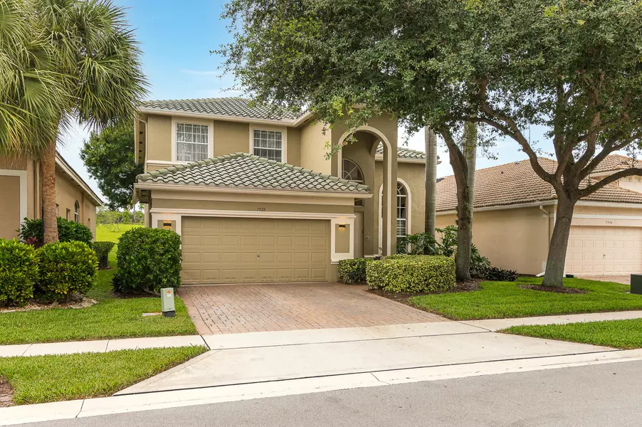 7928 Monarch CT, Delray Beach, FL 33446