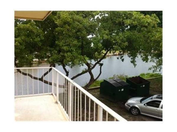 805 W Tiffany 4 DR 4, Mangonia Park, FL 33407