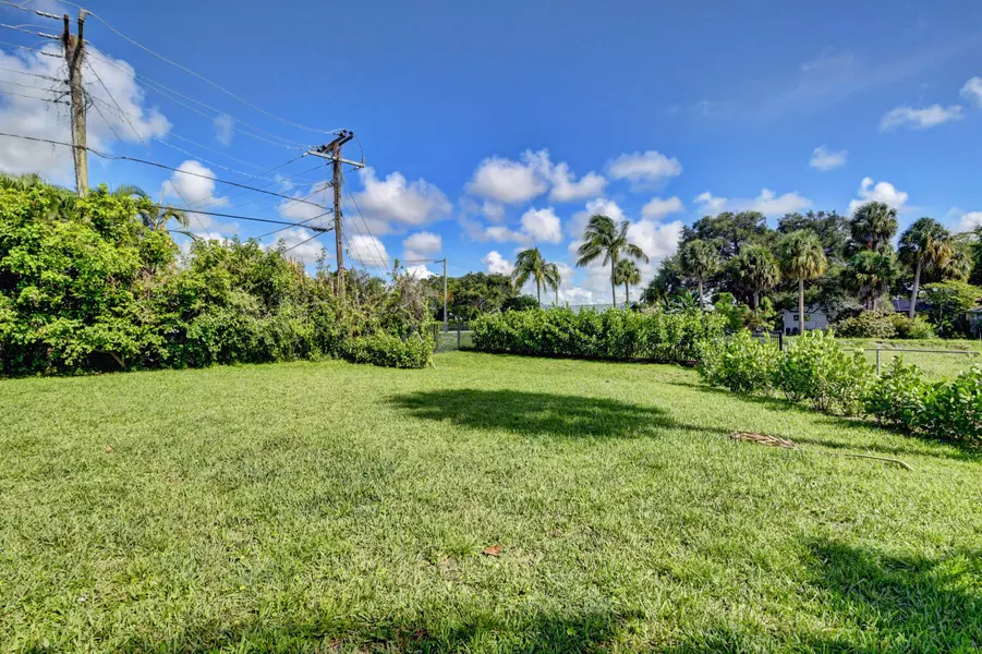 701 NW 11th AVE, Boca Raton, FL 33486