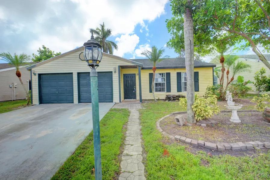 5058 E Canal CIR, Lake Worth, FL 33467