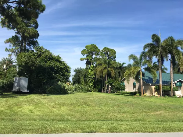 Port Saint Lucie, FL 34983,1159 SE Laika LN