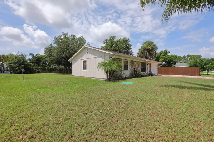 626 NW Archer AVE, Port Saint Lucie, FL 34983