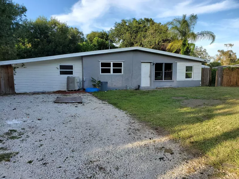 8006 Roberts RD, Fort Pierce, FL 34951