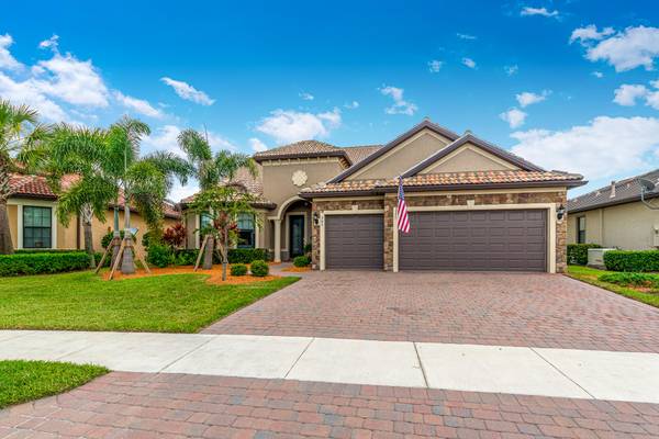 305 SE Huntington CIR, Port Saint Lucie, FL 34984