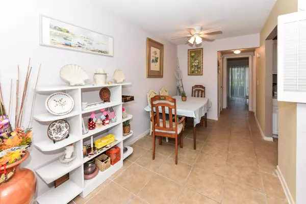 Boynton Beach, FL 33435,700 W Horizons 102