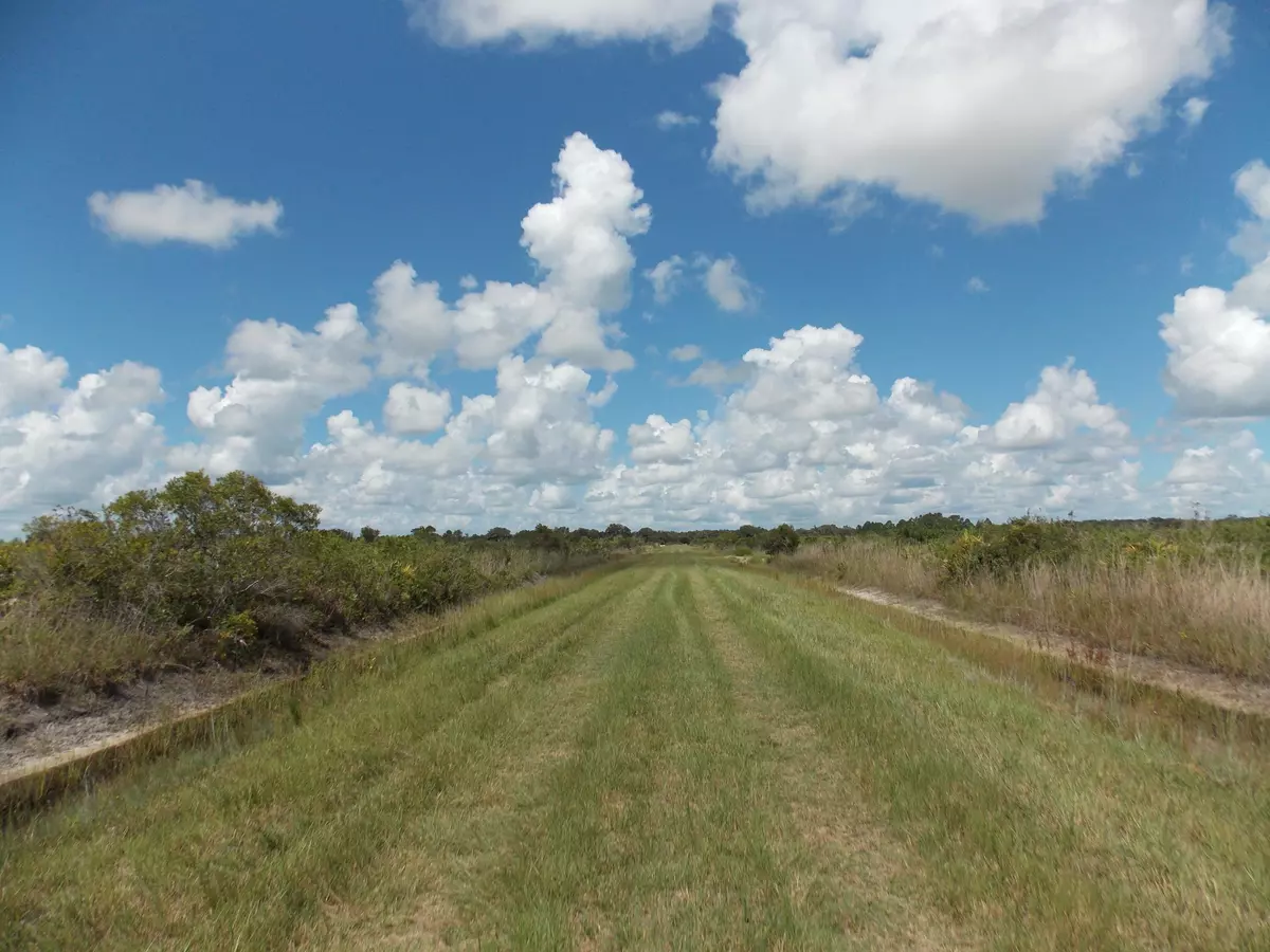 Okeechobee, FL 34972,17767 NW 298th ST