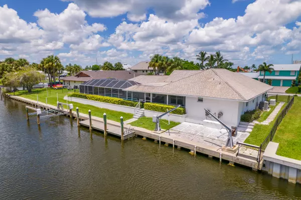 Hutchinson Island, FL 34949,15 Castle CT