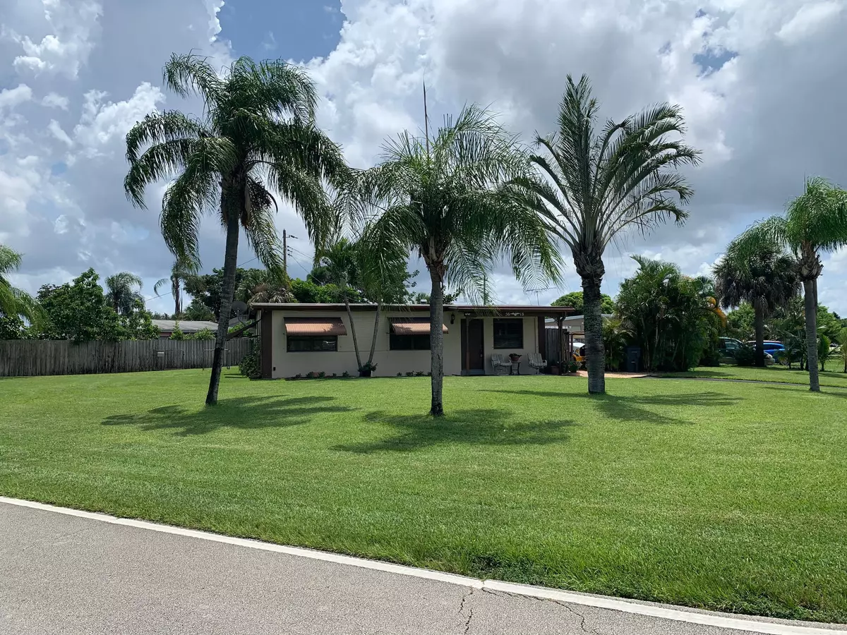 West Palm Beach, FL 33415,5618 Honeysuckle DR