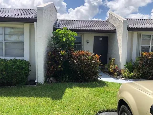 254 Lake Constance DR, West Palm Beach, FL 33411