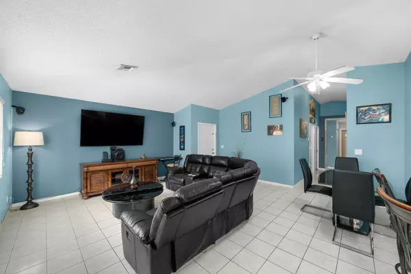 Boynton Beach, FL 33426,155 Crystal Key WAY