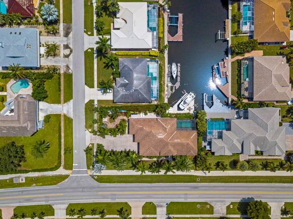 Marco Island, FL 34145,1811 Woodbine CT