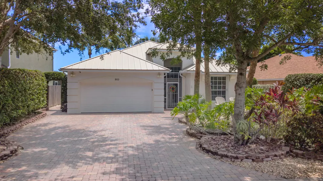 869 NW Waterlily PL, Jensen Beach, FL 34957