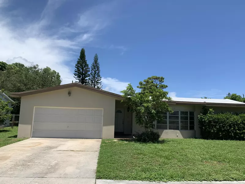 137 SE 27th AVE, Boynton Beach, FL 33435