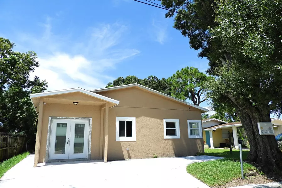 2108 Avenue G, Fort Pierce, FL 34950