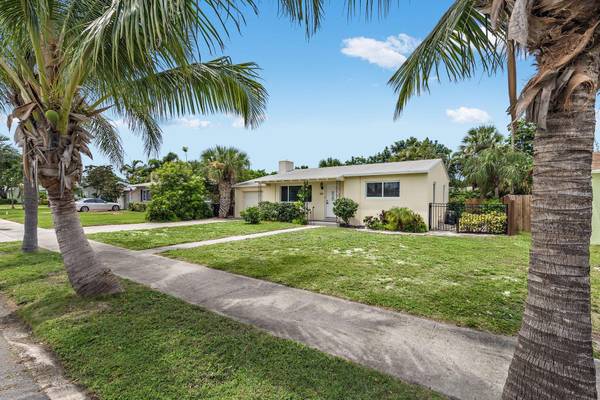 349 Laurie RD, West Palm Beach, FL 33405