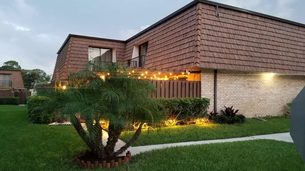 1301 13th LN, Lake Worth, FL 33463