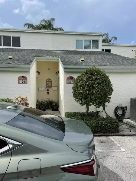 129 Lehane TER 137, North Palm Beach, FL 33408