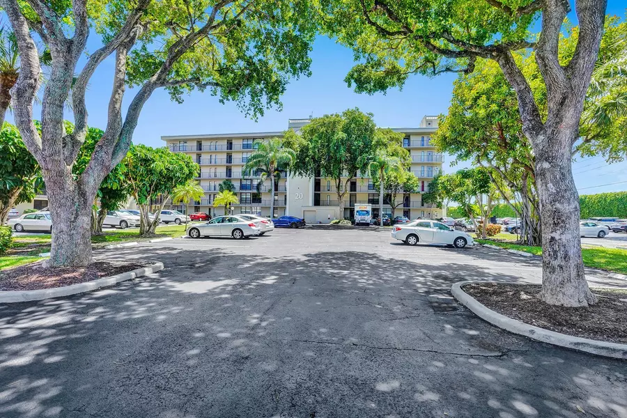 20 Royal Palm WAY 301, Boca Raton, FL 33432