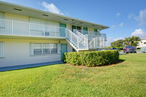 Boynton Beach, FL 33435,460 W Horizons 201