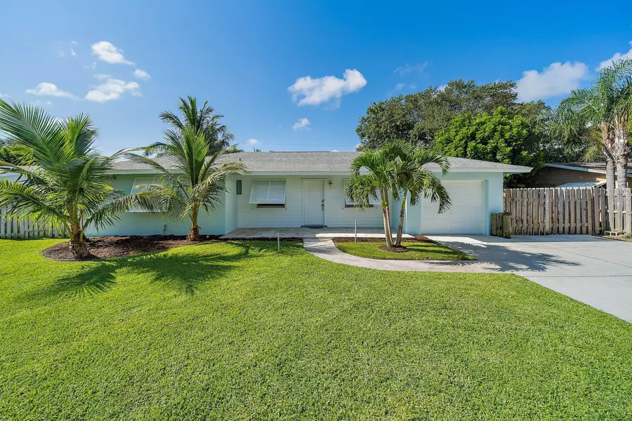 446 Dover RD, Jupiter, FL 33469