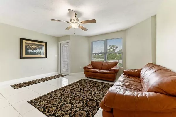 Lake Worth, FL 33462,599 Owosso RD