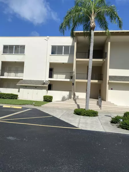 11811 Avenue Of P G A 5-3f, Palm Beach Gardens, FL 33418