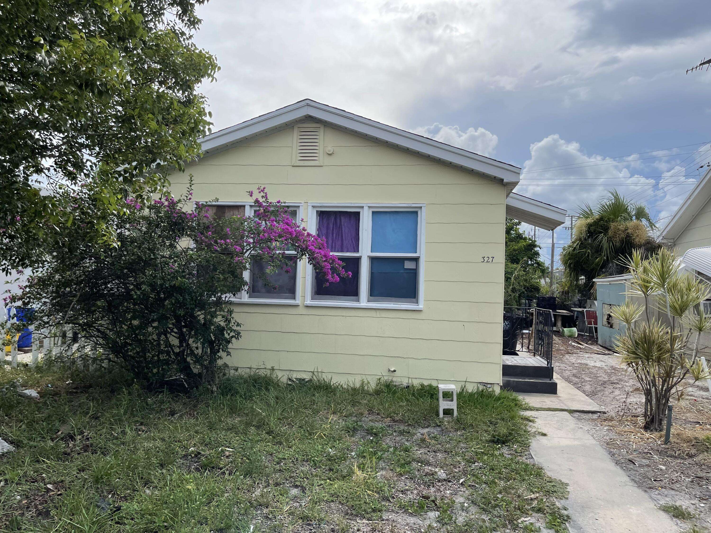 327 N H ST, Lake Worth Beach, FL 33460