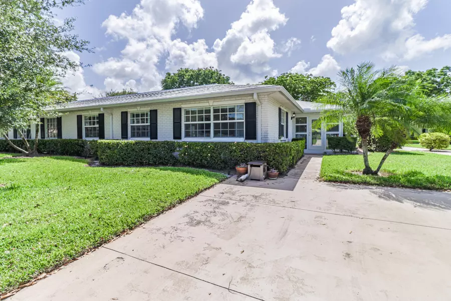 10135 S 41st TRL, Boynton Beach, FL 33436