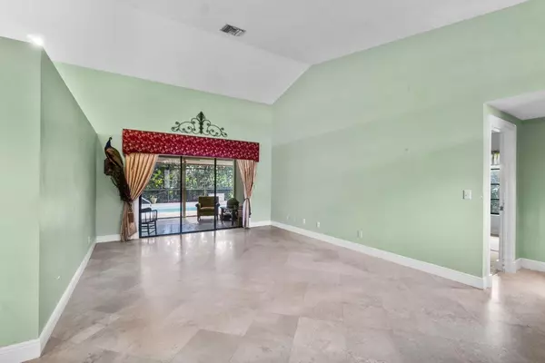 Palm Beach Gardens, FL 33418,5008 Whispering Hollow