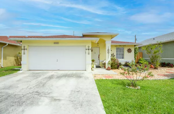 Lantana, FL 33462,4223 Willowood LN