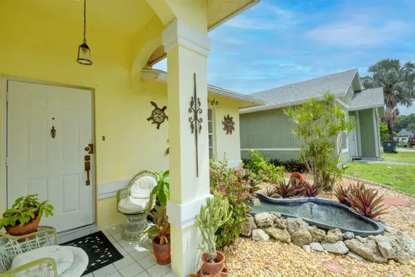 Lantana, FL 33462,4223 Willowood LN