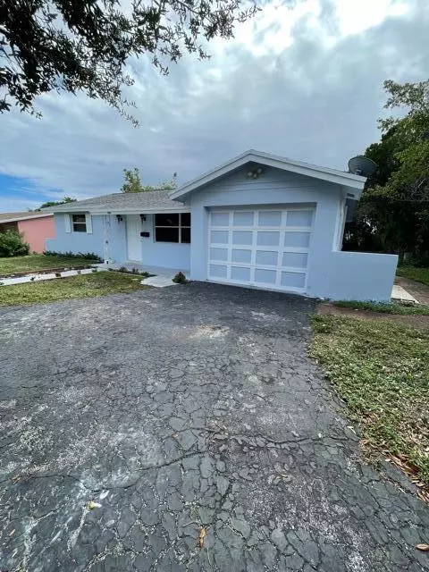 466 SW 2nd AVE, Boynton Beach, FL 33435