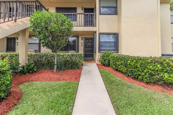 Lake Worth, FL 33467,4693 E Lucerne Lakes BLVD 102