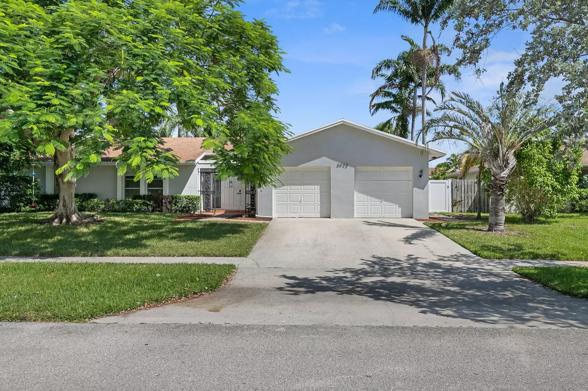 Boca Raton, FL 33487,4943 Acorn DR