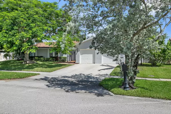 Boca Raton, FL 33487,4943 Acorn DR