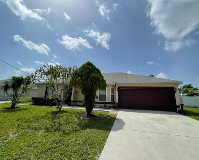 626 SW Carter AVE, Port Saint Lucie, FL 34983