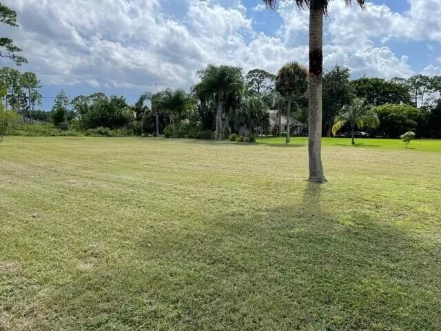 8312 Rodeo DR, Lake Worth, FL 33467