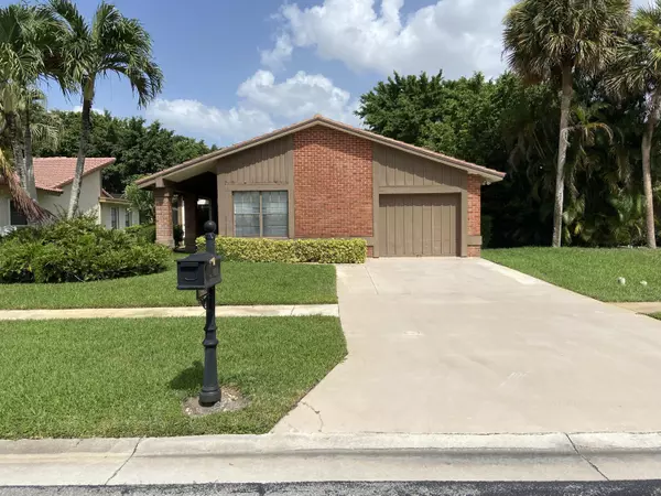 19652 Back Nine DR, Boca Raton, FL 33498