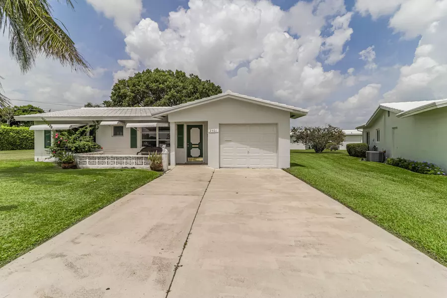 2401 SW 11th AVE, Boynton Beach, FL 33426