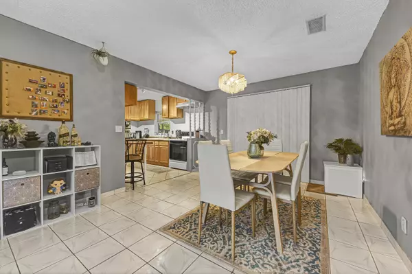 Boca Raton, FL 33434,9371 Southampton PL