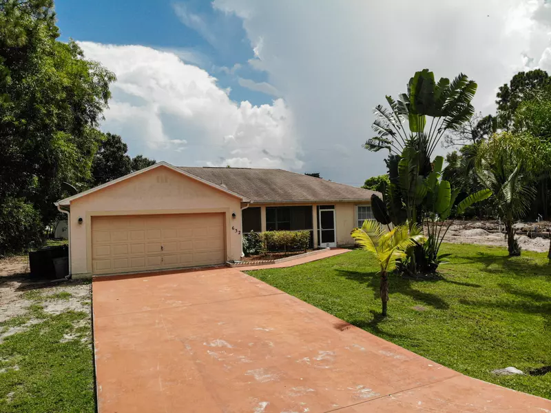 632 SE Faith TER, Port Saint Lucie, FL 34983