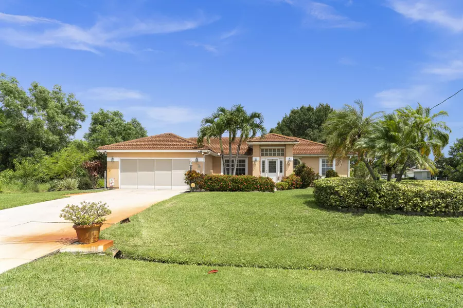 500 SE Nome DR, Port Saint Lucie, FL 34984