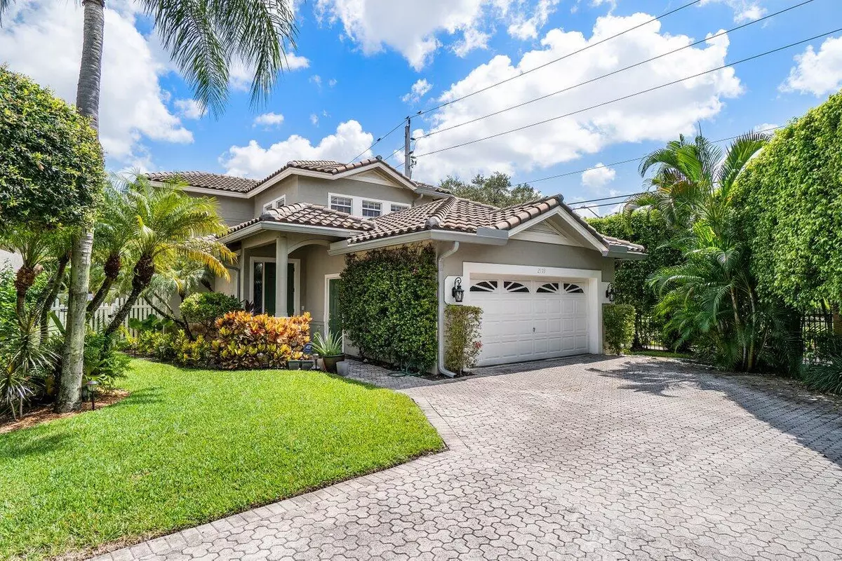 West Palm Beach, FL 33409,2193 Regents CIR