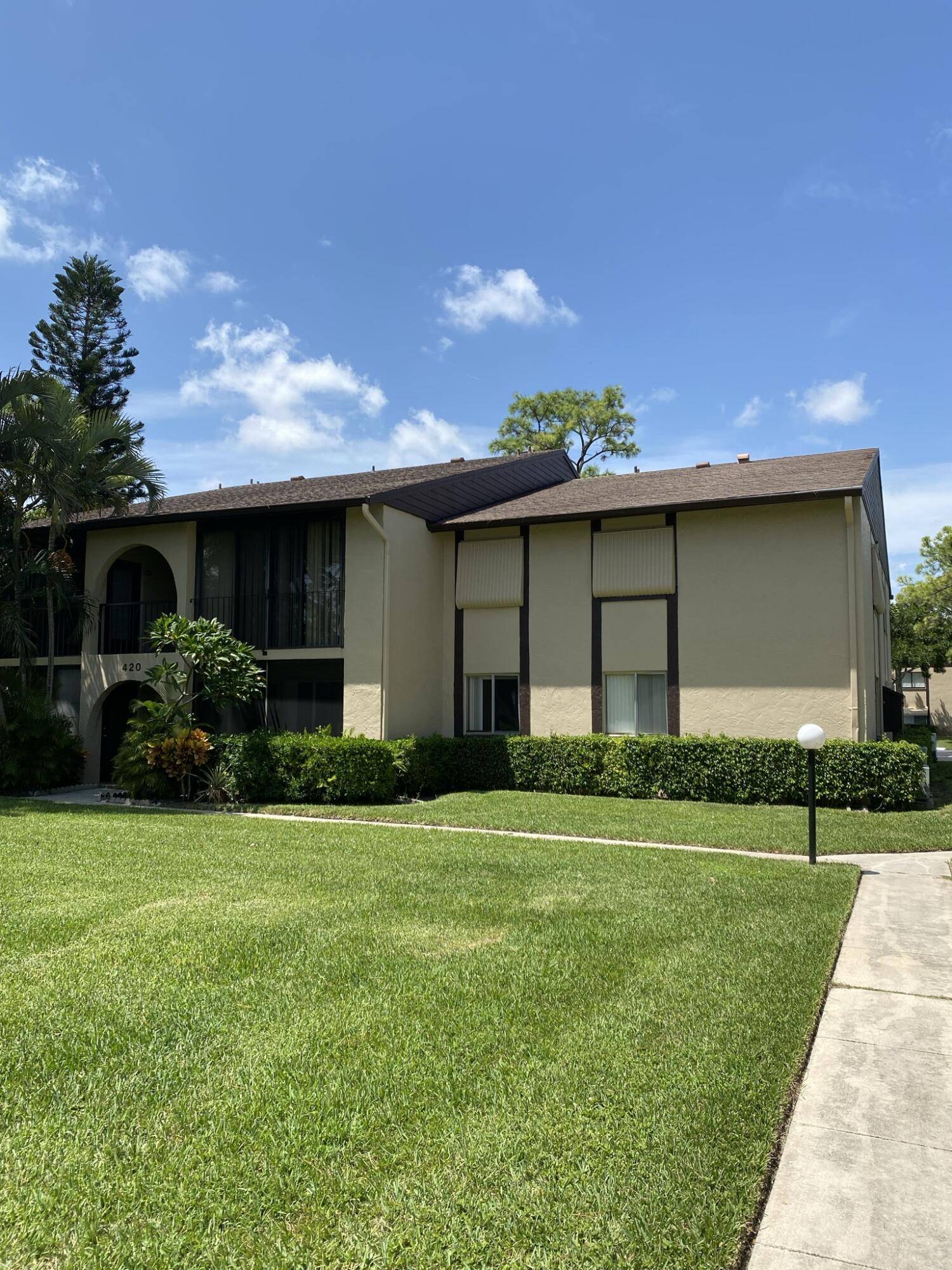 420 Pine Glen LN B2,  Greenacres,  FL 33463