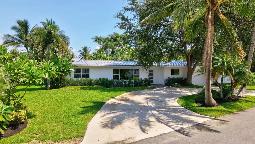 709 SW 27th AVE, Boynton Beach, FL 33435