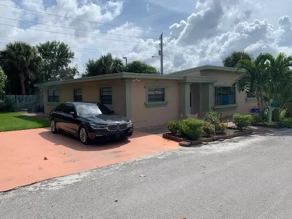 230 Seacrest LN, Delray Beach, FL 33444