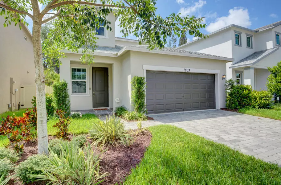 1803 Lake Cove DR, Lake Worth, FL 33460