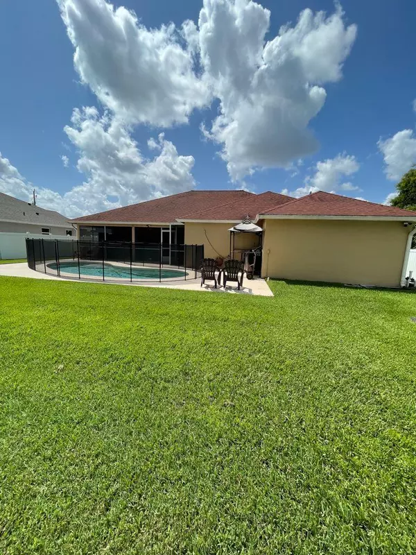 Port Saint Lucie, FL 34986,5844 NW West Dooley CIR