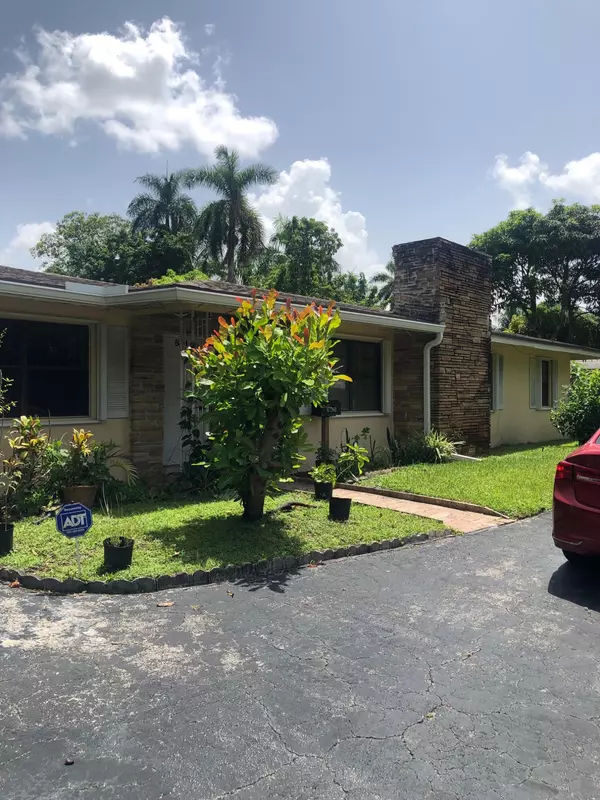 824 Holly LN, Plantation, FL 33317