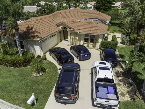 128 Cove RD, Greenacres, FL 33413